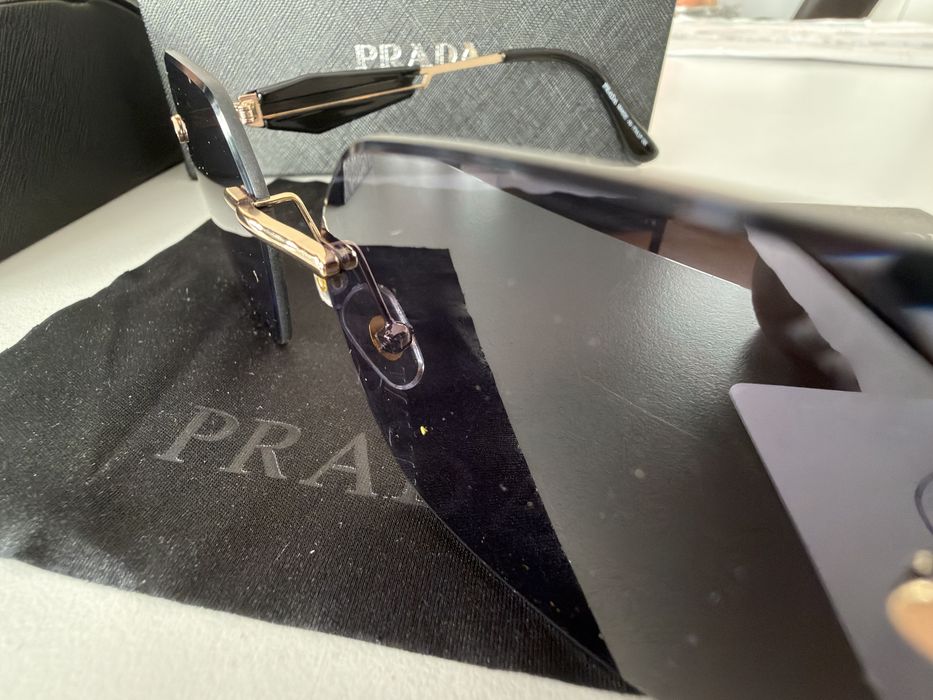 Ochelari de soare prada