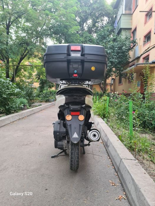 Мопед максискутер 150 куб.