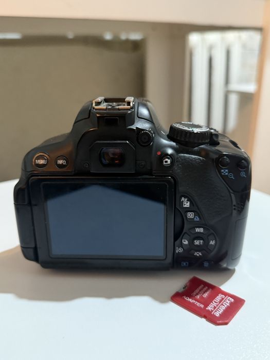 Canon 650d+обьектив состояние отлично!