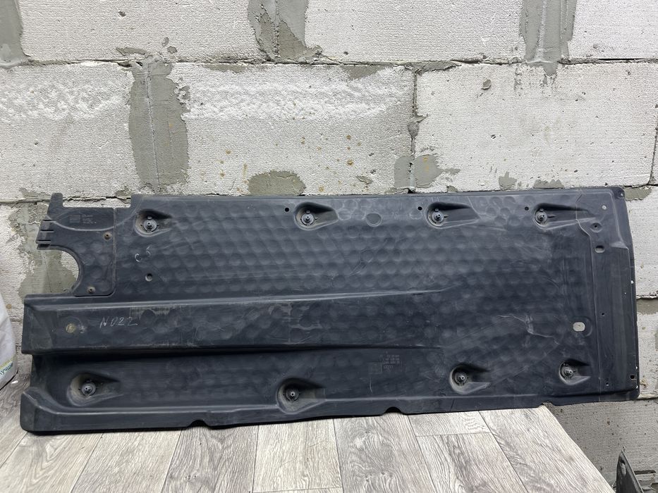 Защита двигателя на Фольксваген Гольф 5.