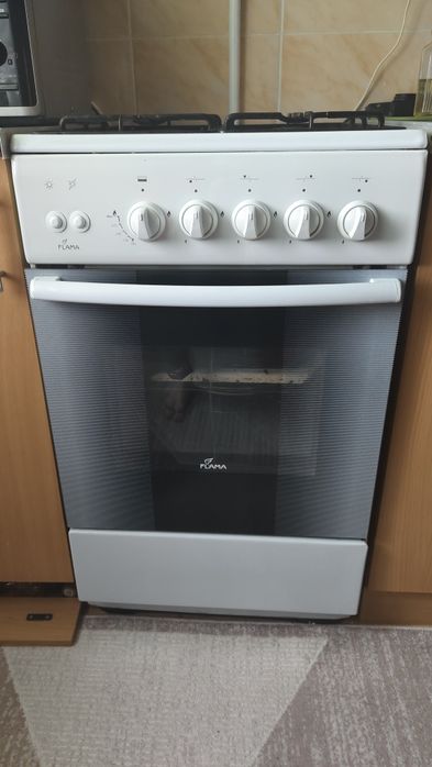 Продам газовую плиту.