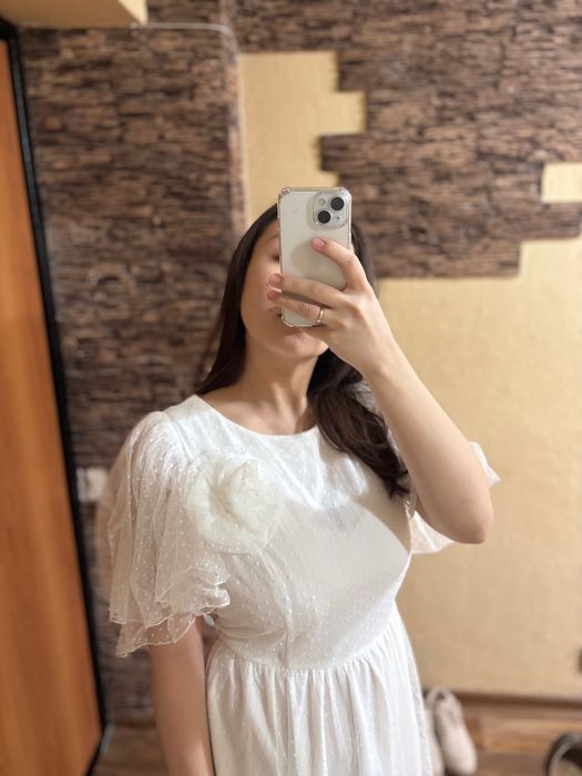 Белое воздушное платье