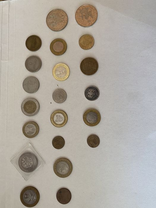 Монеты и купюры