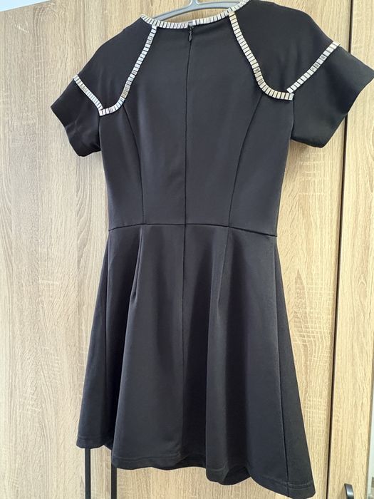 Silvian Heach къса черна рокля