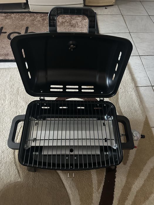 Grill pe gaz Nou
