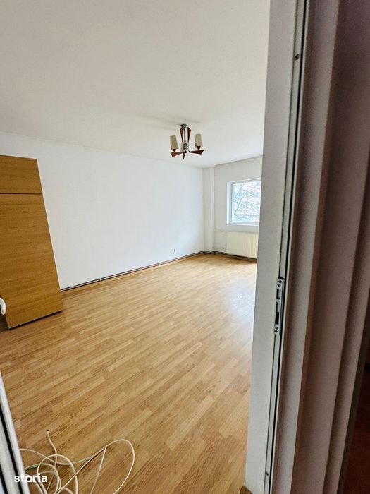 OPORTUNITATE DE INVESTIȚIE: Apartament cu 3 camere și 2 băi, etaj 2 — fotografia 2