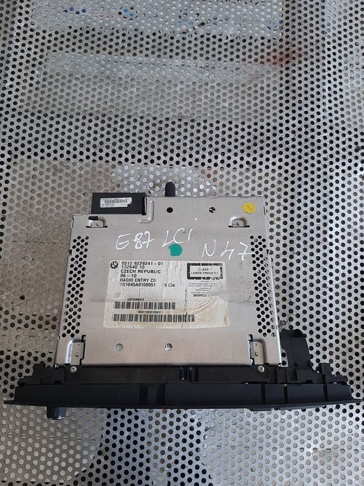 Radio Cd Bmw E90 E91 E92 E93 E87 E81 Cod 9229241 Display Ok Dezmembrez Bmw