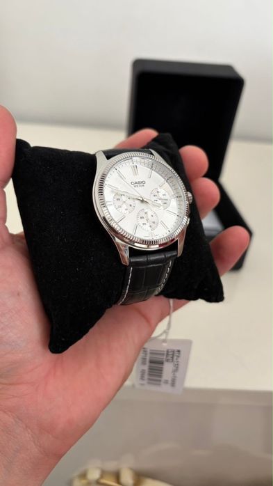 Часы мужский Casio новый