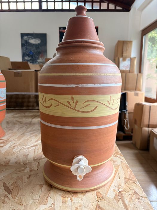 Ceramică lucrată manual