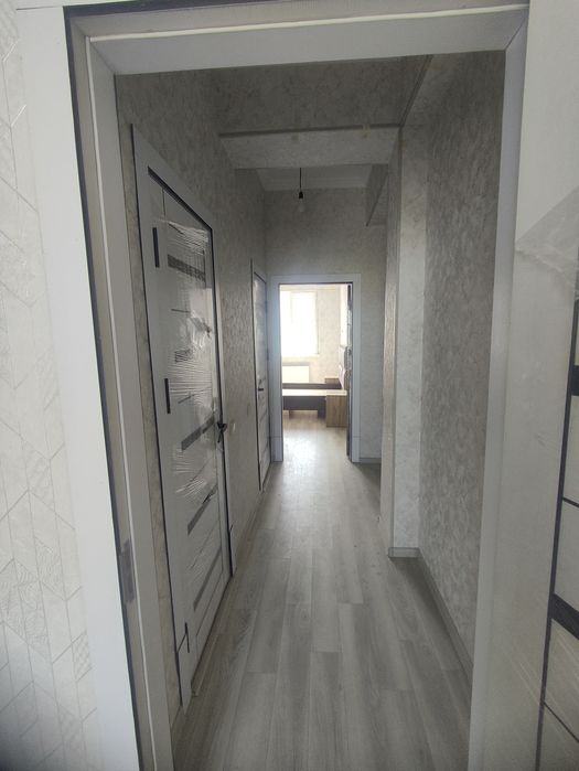 Срочна 3 хонали уй сотилади. Нурафшонда янги қурилган домда 4 этажда.