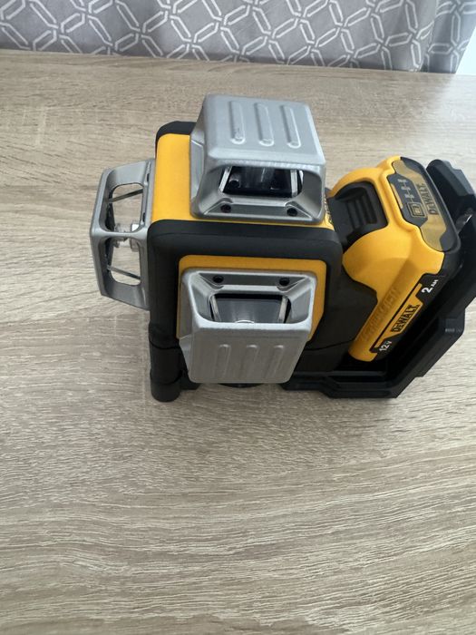 Nivela DeWalt 360 12V 2AH NOUA