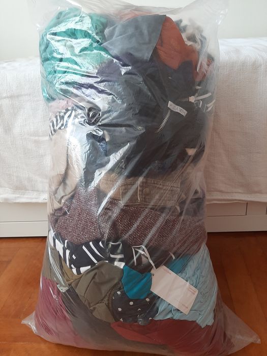 Saci cu haine de dama si fete