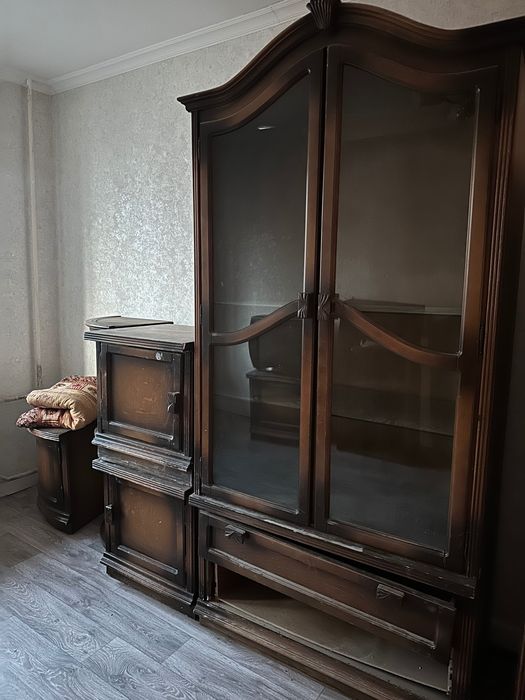 Бесплатно отдам части стенки