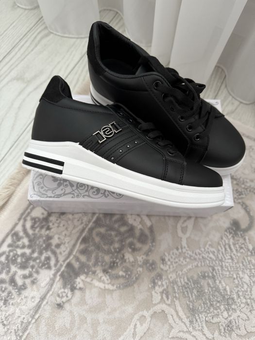 Adidasi dama,marimea 39