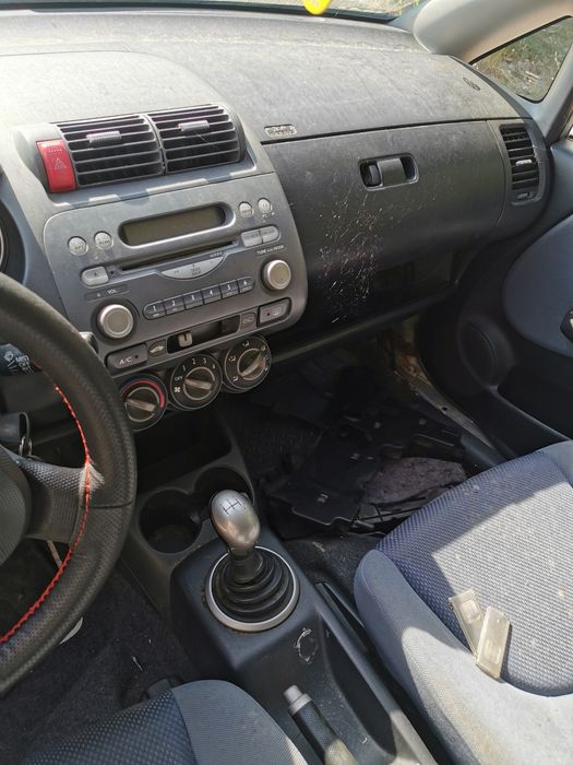 Honda Jazz 1.4 i-dsi(1339 см³)на части