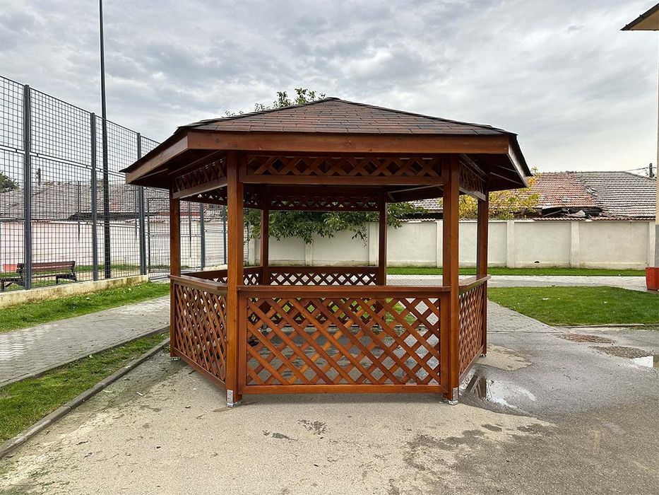 Vând foișor Terase din lemn uscat la comanda