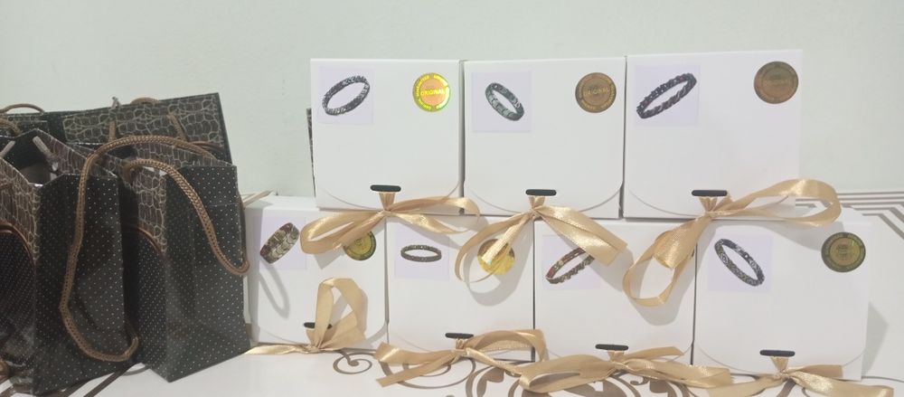 Оздоровительные браслеты в оригинальной шикарной упаковке и красивой с