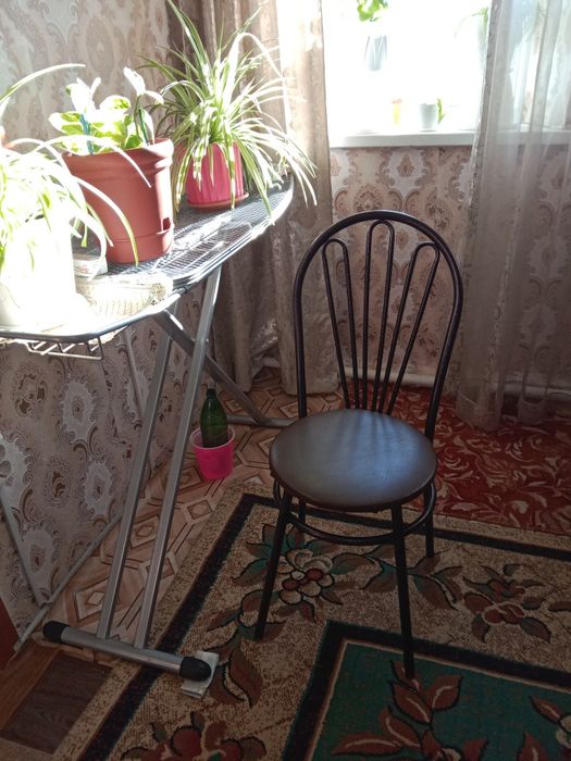 Продам стул железный 1 шт