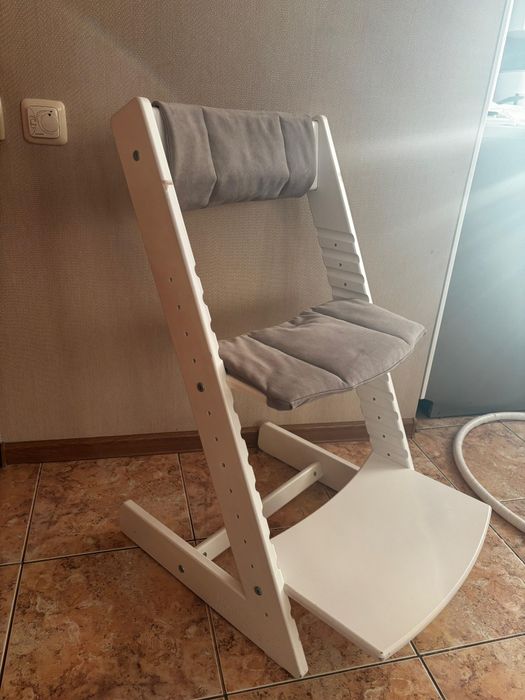 Продам детский стул