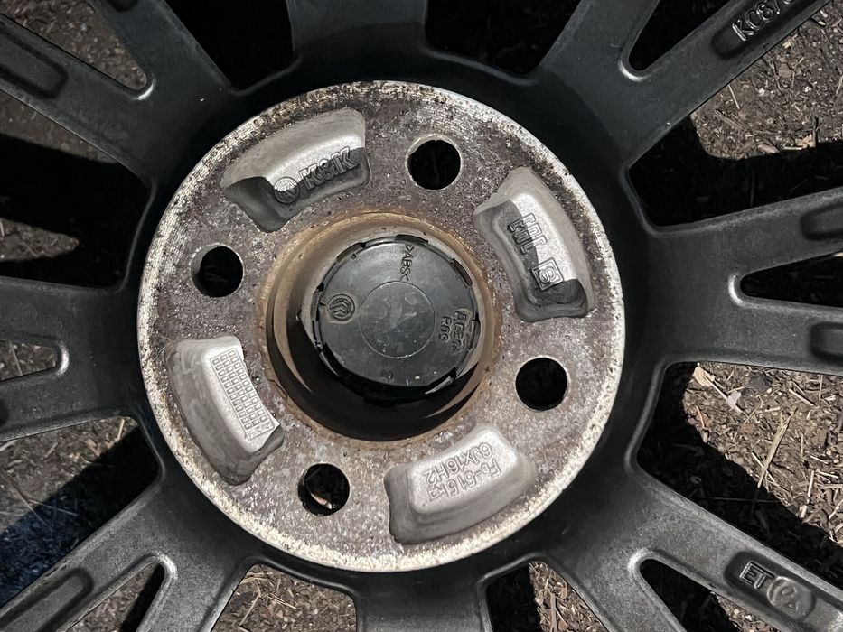 Диска с шинами на 16