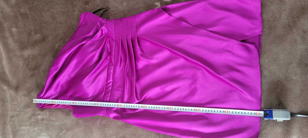 Vând rochie roz ca noua