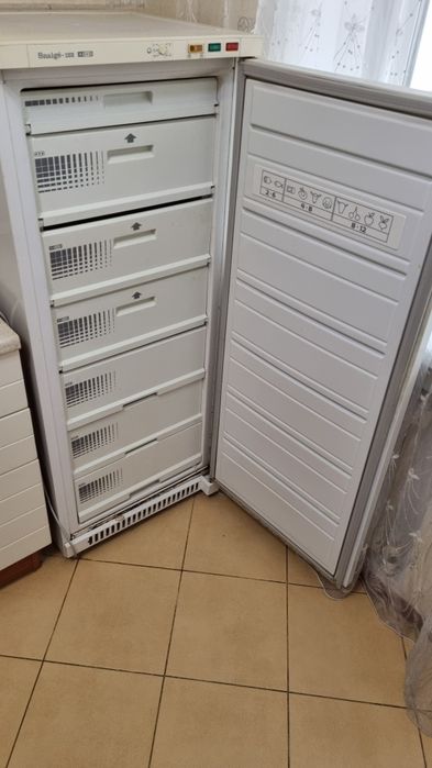 Продам морозильну