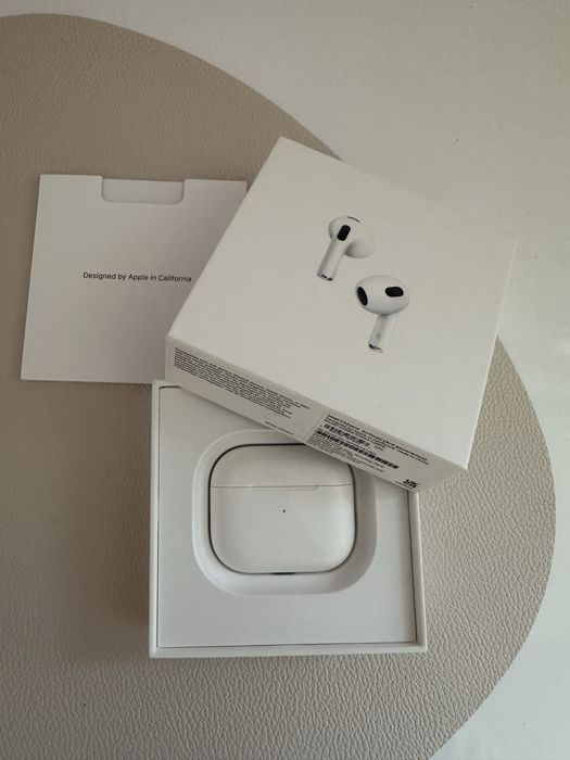 Apple Air Pods Gen 3