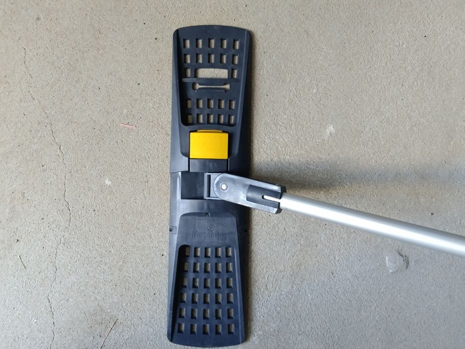 Держатель мопа "Метлана ПРО-40"