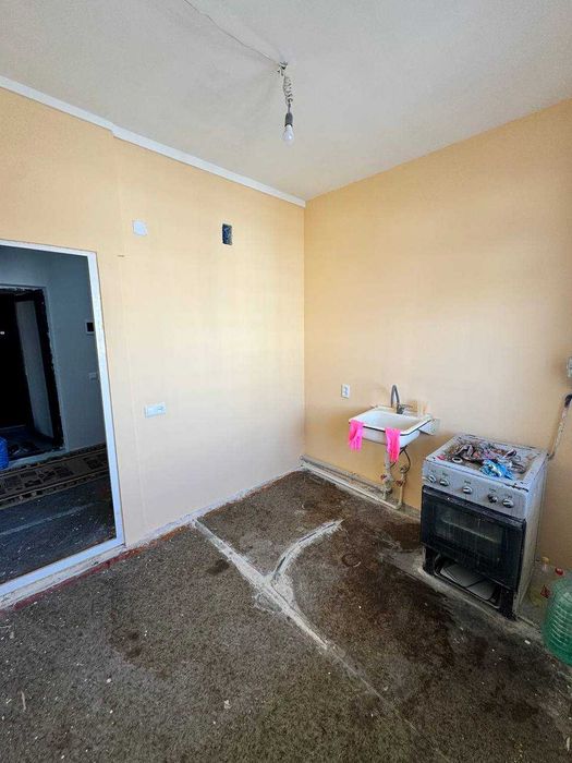 Jizzax shaxrida 2 xonalik kvartira sotiladi