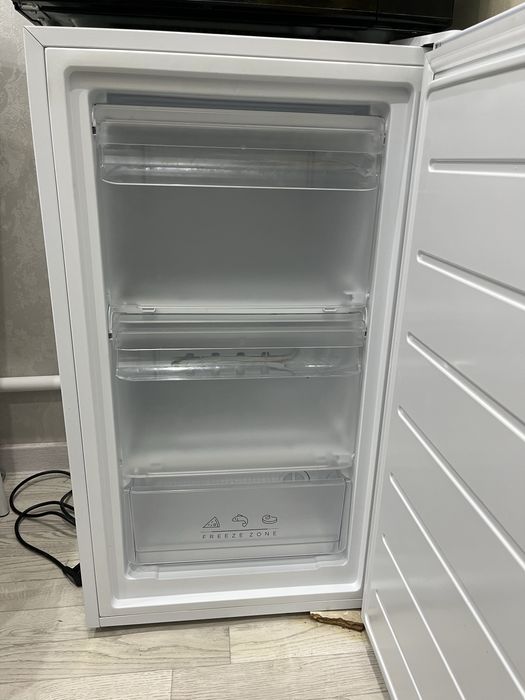 Продается морозильник (60 литр) Dauscher