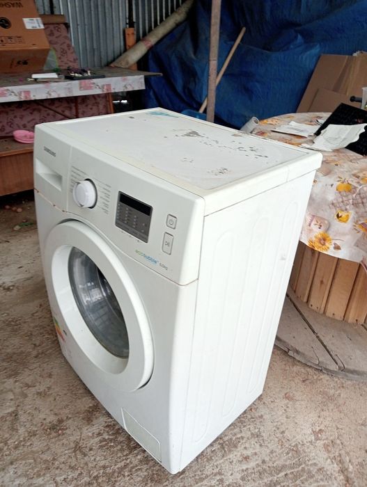 Продам срочно стиральную машинку