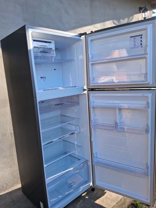 Frigider Samsung, 385 l, Clasa A+, Full No Frost, H 178 cm, Argintiu, (cod RT38FDAADSP) posibilitate  transport, manipulare

 4.03