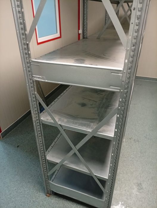 Rafturi metalice pentru depozitare manuala și arhiva
