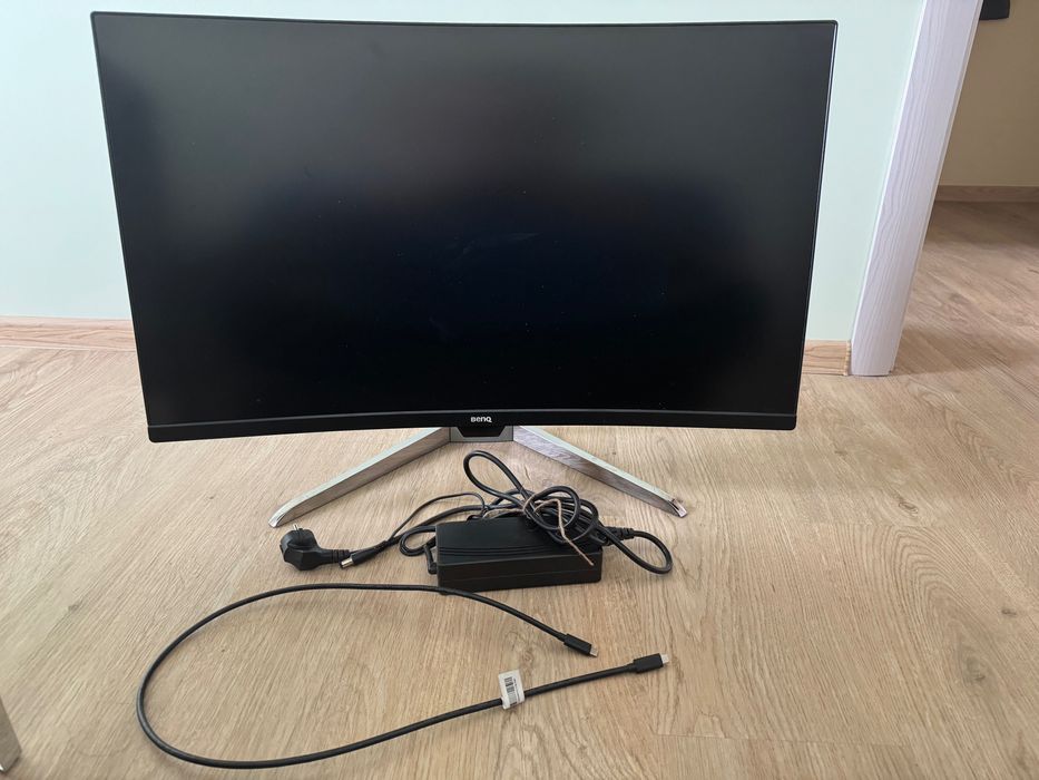 Извит Монитор BENQ EX3203R, 32”, 144hz