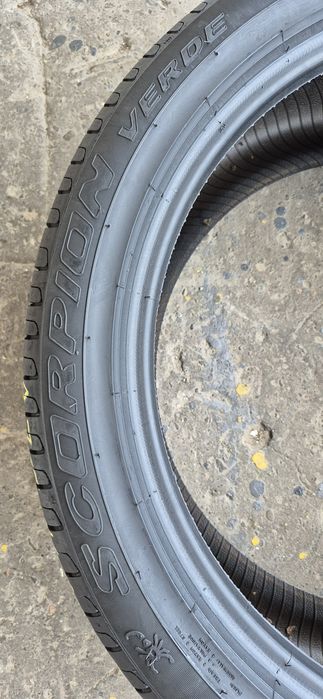 4 anvelope vara Pirelii 275/40/21.Pretul este pe bucata.