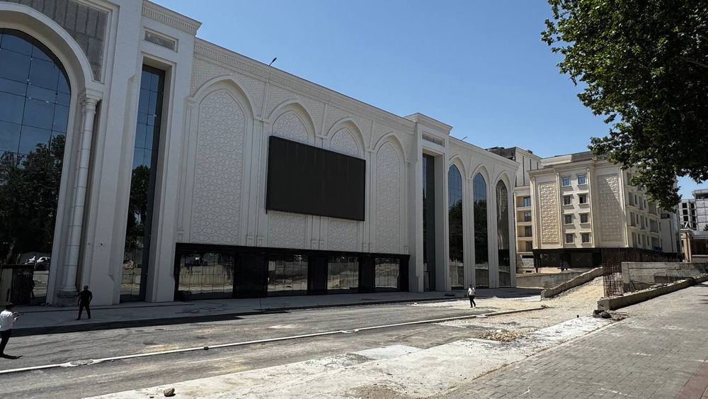 Срочно Продается  Магазин в Торговом Центре    SXF  площадью  60 м2
н