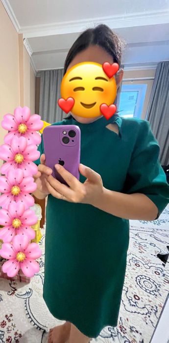 Жасыл изурмруд түсті әдемі көйлек