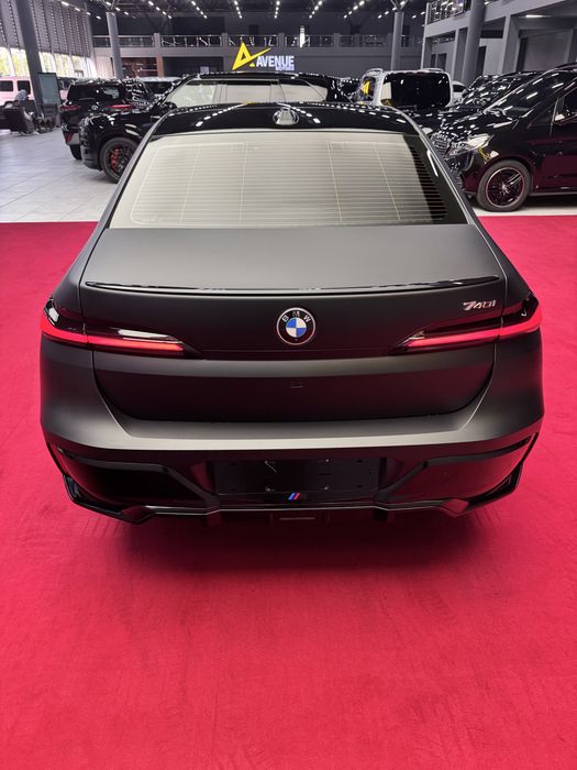 Продается BMW 740i 2025