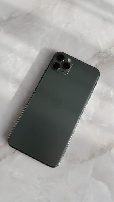 Продам Айфон 11 про мах 64гб