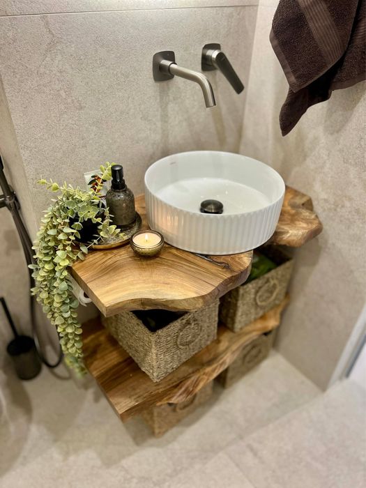 Плотове и мебели за баня от масивно дърво и епоксидна смола
