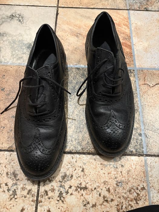 Vand  pantofi si Ghete