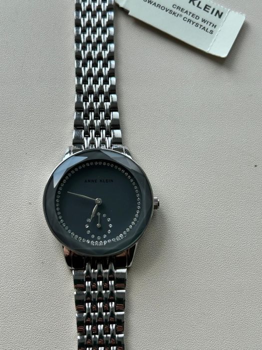 Часы с кристалами Сваровски