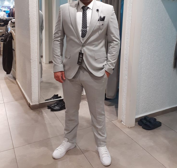 Официални костюми