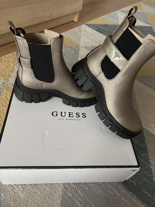 Ghete GUESS , marimea 37