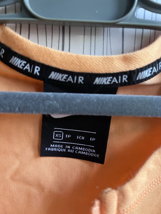 Спортен топ nike