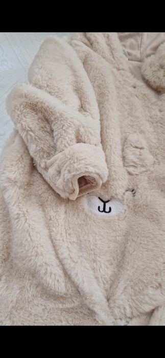 Combinezon pufos 80 cm bej
Purtat în data, stare perfecfa, ca nou