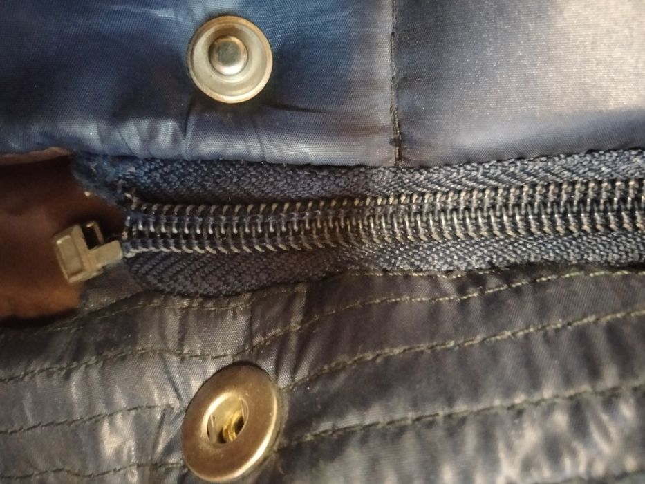 Vând geacă The Royal Pine Club