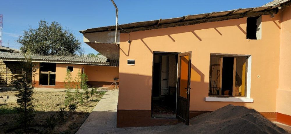 12 sotixlik kotta xovli sotiladi Yangiyul tuman