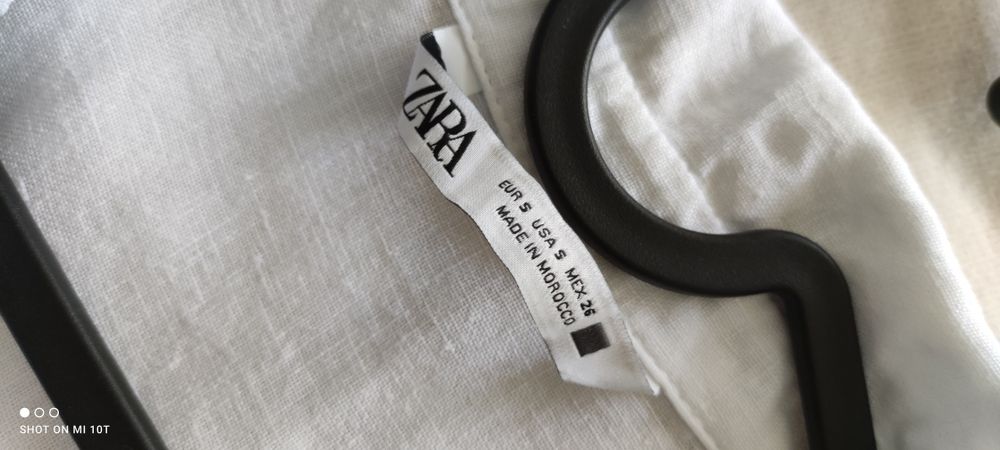 Дамска риза в нежно бяло