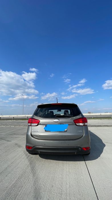 Vand  Kia carens URGENT